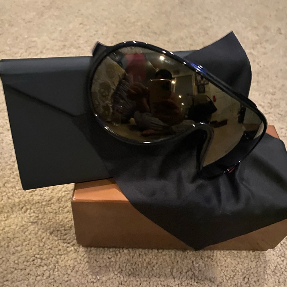 Fashionably men sunglasses! GUCCI